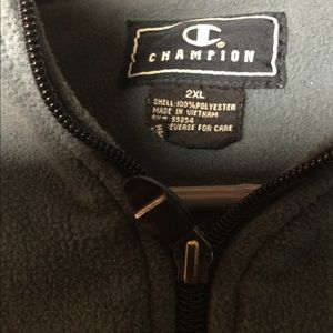 Men’s XXL Champion 1/4 zip sweatshirt
